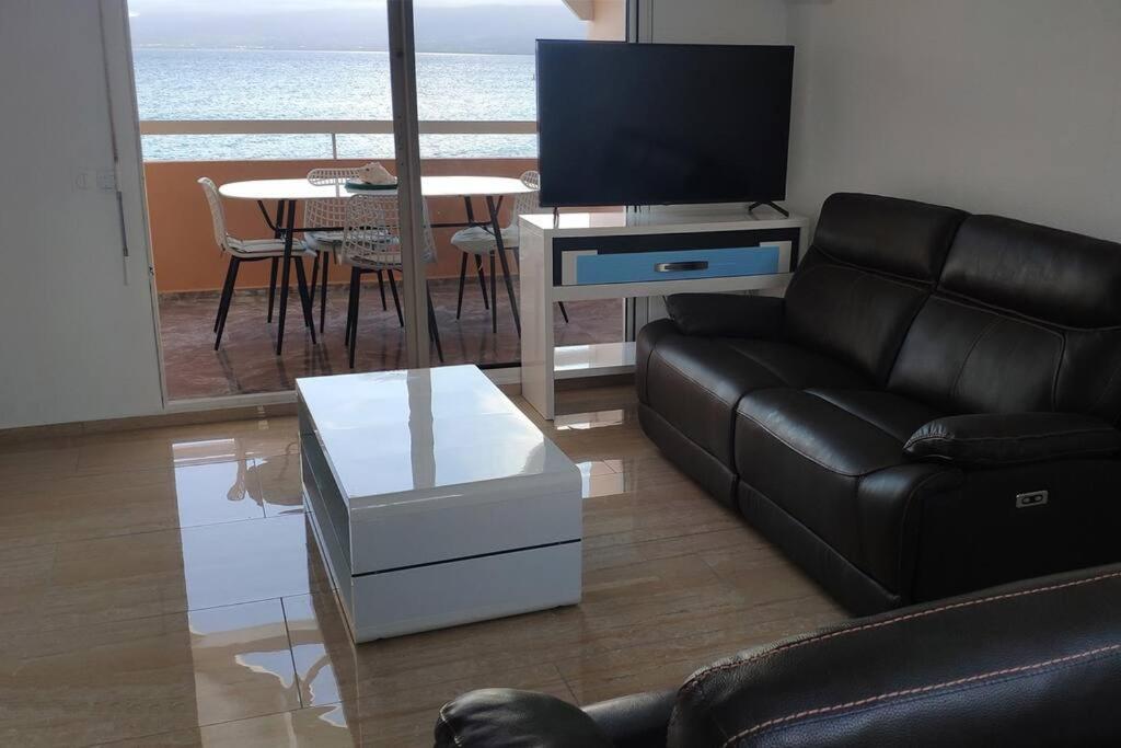 Appart. T2 De Luxe +Jacuzzi, Vue Mer Et Cote Plage Le Gosier  Bagian luar foto